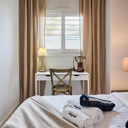 Apartment Beachfront For 12 Guests In Alicante