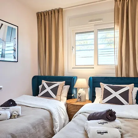 Beachfront For 12 Guests In Alicante *