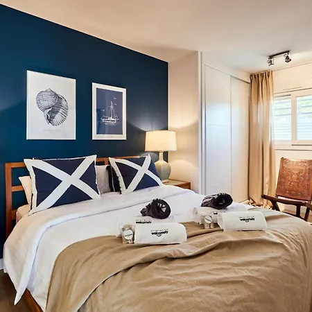 Beachfront For 12 Guests In Alicante