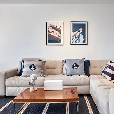 Beachfront For 12 Guests In Alicante