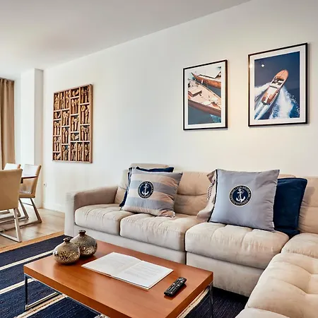 Beachfront For 12 Guests In Alicante