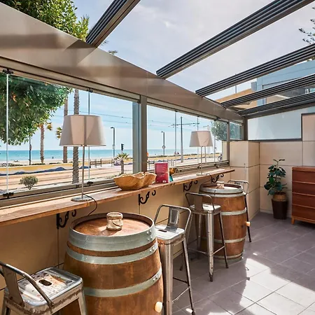 Beachfront For 12 Guests In Alicante El Campello