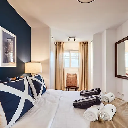 Beachfront For 12 Guests In Alicante - By Welcomely